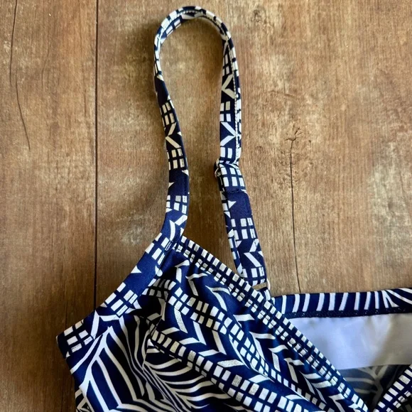 Miraclesuit Lush Lanai Love Knot Underwire Tankini Swimsuit Top Size 10 - Picture 7 of 10